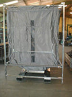 Mehrere Containerlagersysteme in einer Lagerhalle